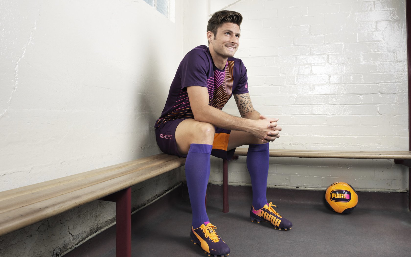 大奖赛四强战激情夜！梅德韦杰夫里突外投，山东泰山横扫洛杉矶快船